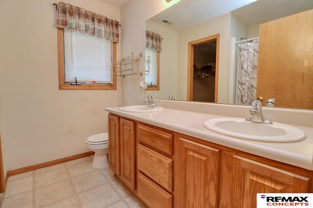 1123 Rainy River Bay, Lincoln, NE 68505