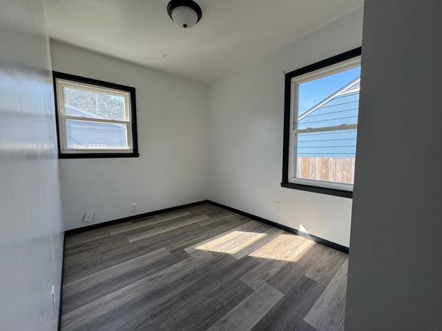 1874 Hoyt Avenue E, Saint Paul, MN 55119