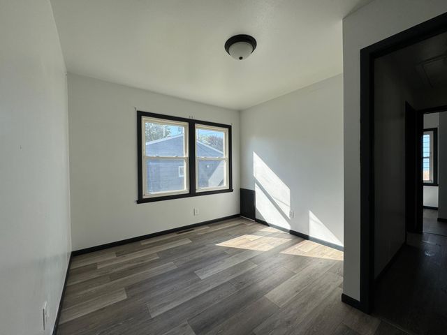 1874 Hoyt Avenue E, Saint Paul, MN 55119