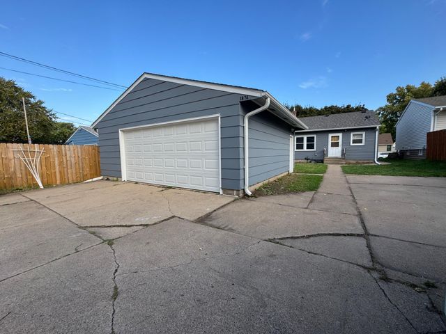 1874 Hoyt Avenue E, Saint Paul, MN 55119