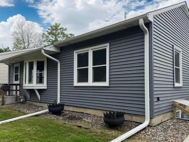 1874 Hoyt Avenue E, Saint Paul, MN 55119