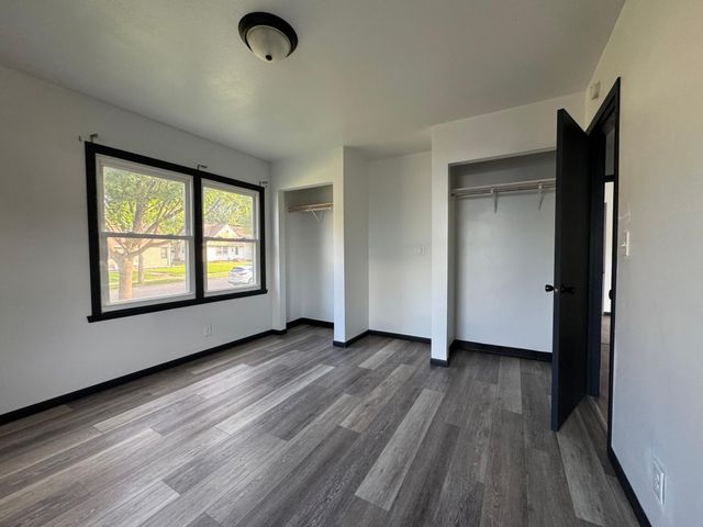 1874 Hoyt Avenue E, Saint Paul, MN 55119