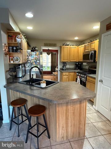 126 CRANBROOK DR, Dover, PA 17315