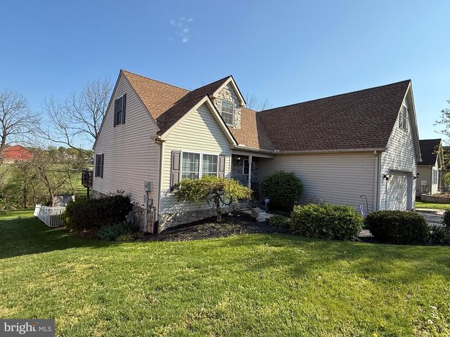 126 CRANBROOK DR, Dover, PA 17315