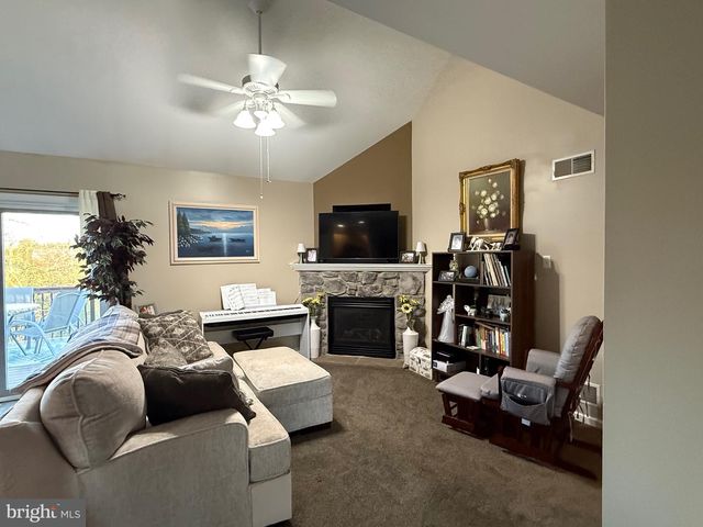 126 CRANBROOK DR, Dover, PA 17315