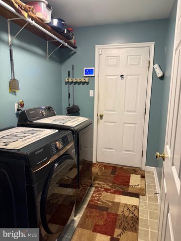 126 CRANBROOK DR, Dover, PA 17315