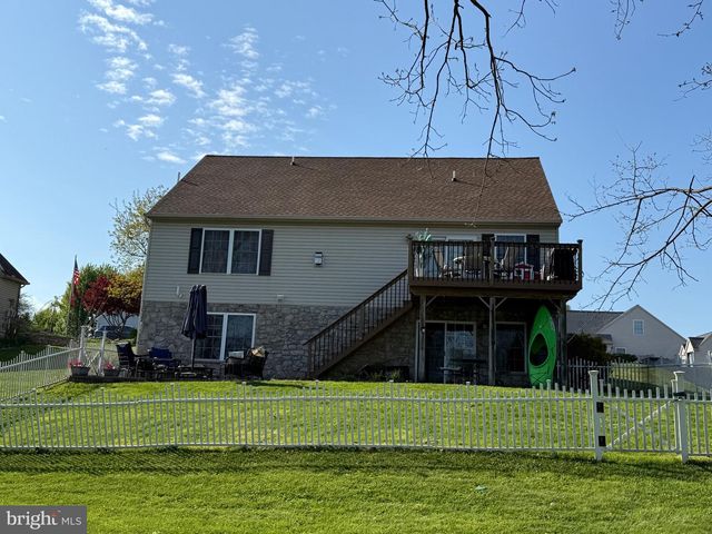 126 CRANBROOK DR, Dover, PA 17315