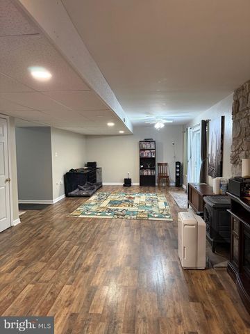 126 CRANBROOK DR, Dover, PA 17315