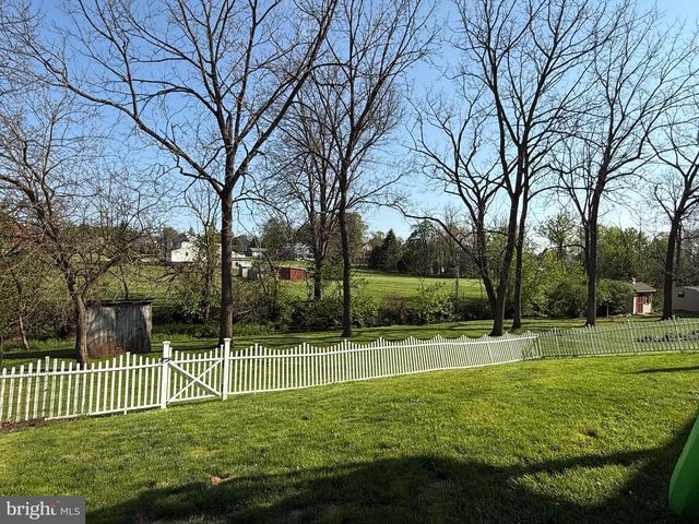 126 CRANBROOK DR, Dover, PA 17315