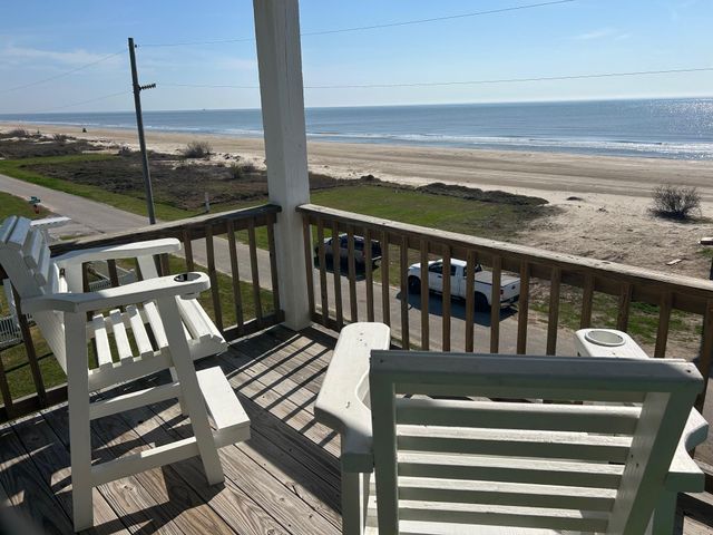 1327 Emerald Drive, Crystal Beach, TX 77650