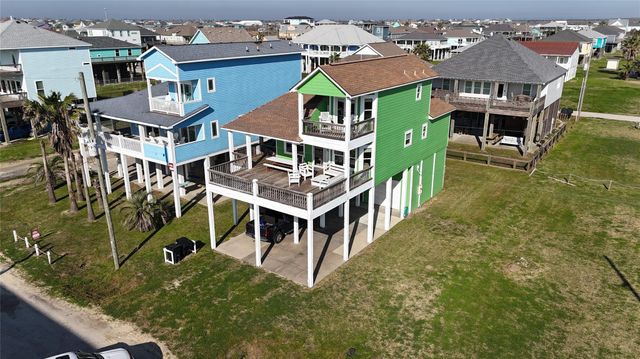 1327 Emerald Drive, Crystal Beach, TX 77650