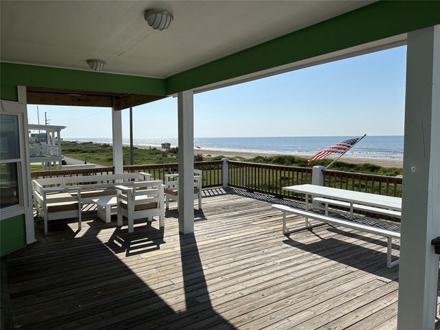 1327 Emerald Drive, Crystal Beach, TX 77650