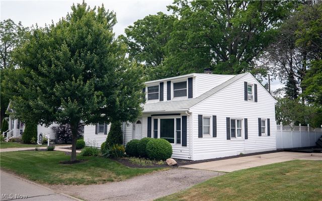 181 Sunset Road, Avon Lake, OH 44012