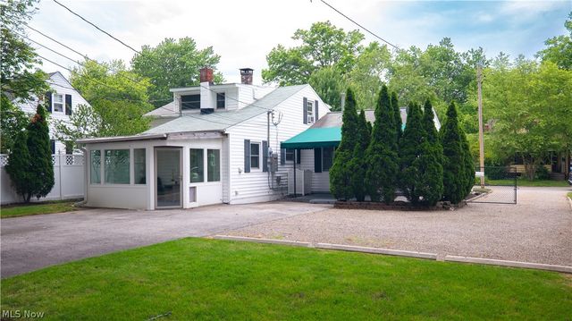 181 Sunset Road, Avon Lake, OH 44012