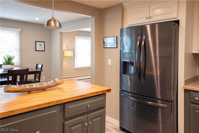 181 Sunset Road, Avon Lake, OH 44012