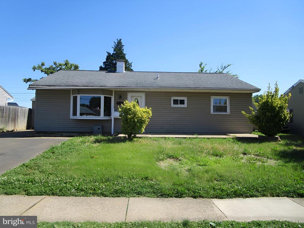 254 N OXFORD VALLEY RD, FAIRLESS HILLS, PA 19030 — exterior
