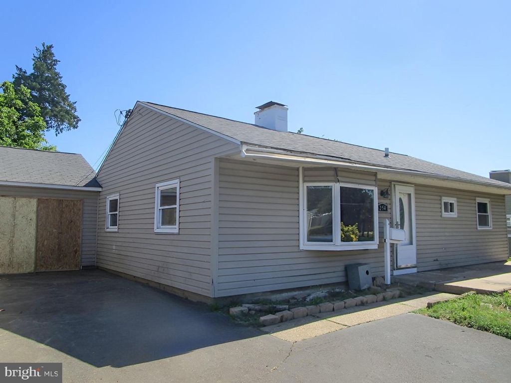 254 N OXFORD VALLEY RD, FAIRLESS HILLS, PA 19030 — photo 2