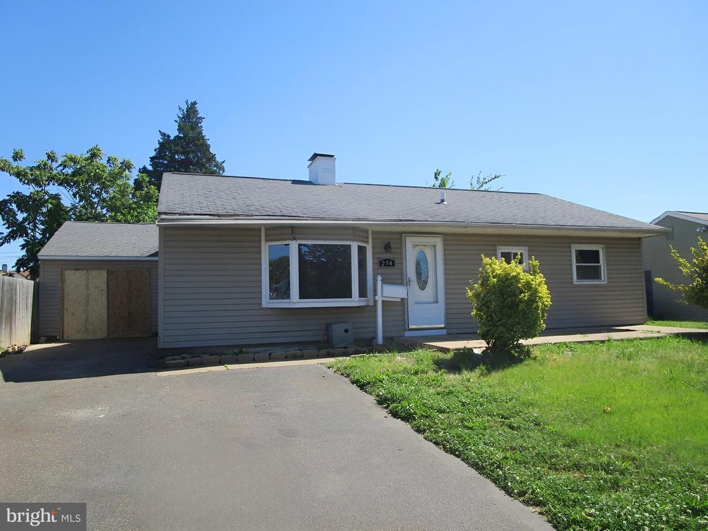 254 N OXFORD VALLEY RD, FAIRLESS HILLS, PA 19030 — photo 4