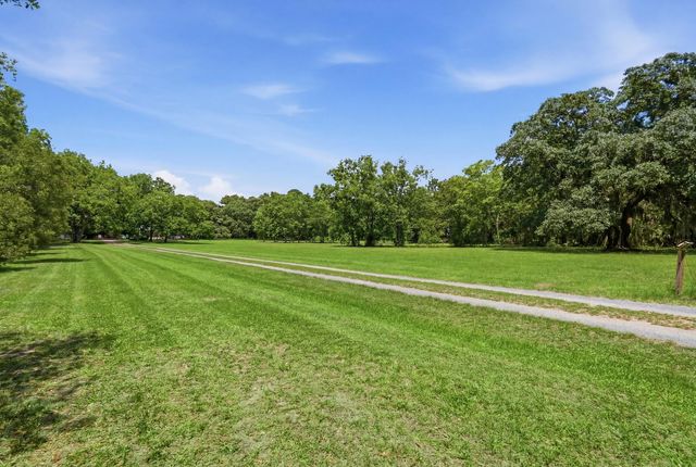 2760 Trucklands Road, Johns Island, SC 29455