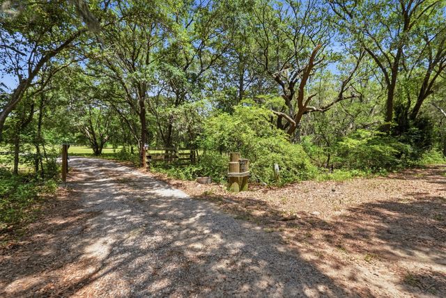 2760 Trucklands Road, Johns Island, SC 29455