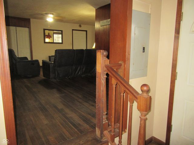 1118 S Morgantown Road, Greenwood, IN 46143