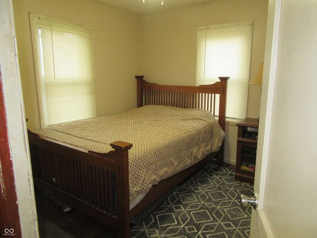 1118 S Morgantown Road, Greenwood, IN 46143