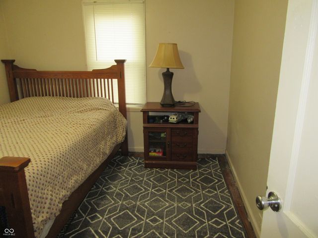 1118 S Morgantown Road, Greenwood, IN 46143