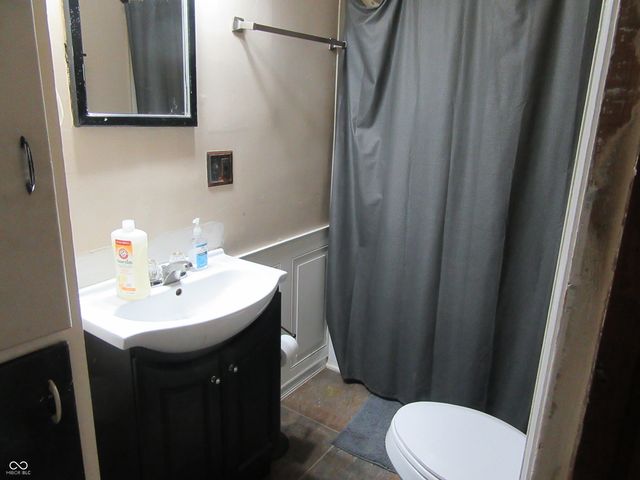 1118 S Morgantown Road, Greenwood, IN 46143