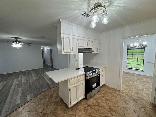 4066 Kingston Court, Saraland, AL 36571