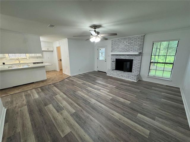 4066 Kingston Court, Saraland, AL 36571