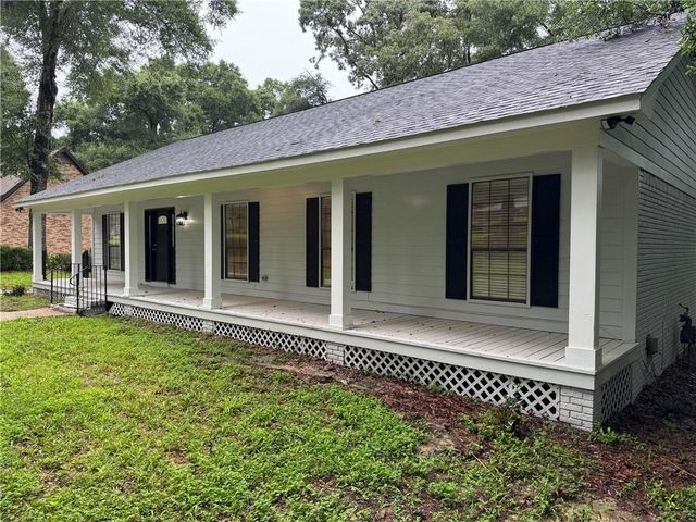 4066 Kingston Court, Saraland, AL 36571