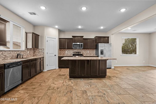 12122 Chapel Hill Road, El Paso, TX 79928
