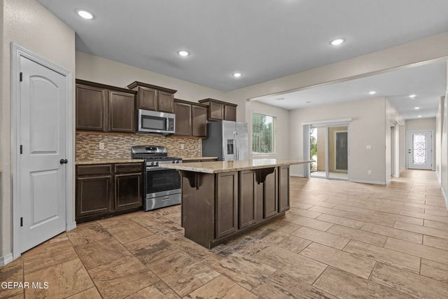 12122 Chapel Hill Road, El Paso, TX 79928