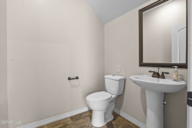 12122 Chapel Hill Road, El Paso, TX 79928