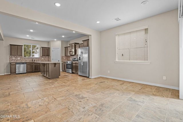 12122 Chapel Hill Road, El Paso, TX 79928