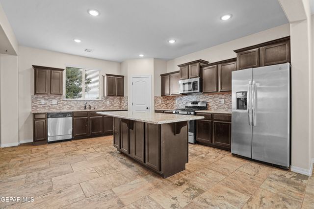 12122 Chapel Hill Road, El Paso, TX 79928