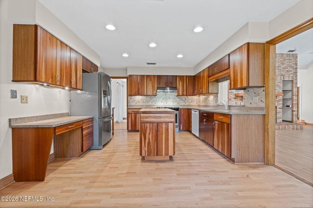 2591 EAGLE BAY Drive, Orange Park, FL 32073