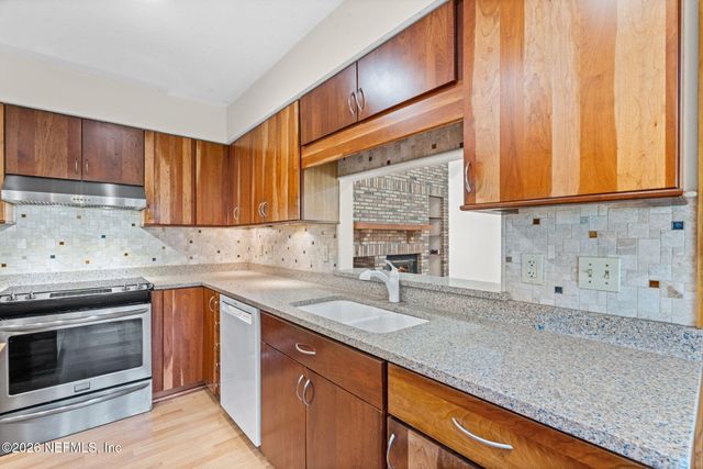2591 EAGLE BAY Drive, Orange Park, FL 32073
