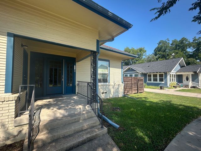 111 S Wood Street, Ferris, TX 75125