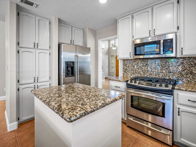 7104 Beaver Falls Way, Elk Grove, CA 95758