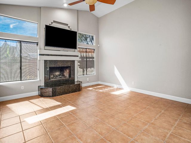 7104 Beaver Falls Way, Elk Grove, CA 95758