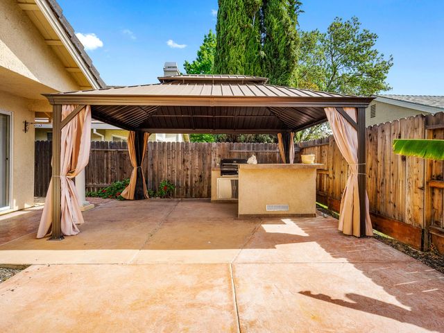 7104 Beaver Falls Way, Elk Grove, CA 95758