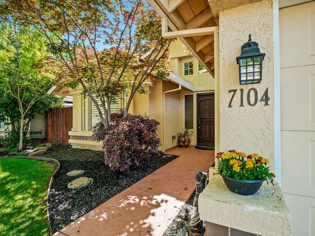 7104 Beaver Falls Way, Elk Grove, CA 95758