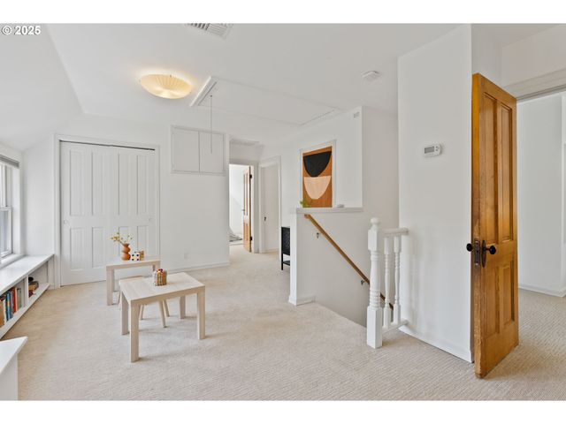 1912 Ne 11TH Ave, Portland, OR 97212