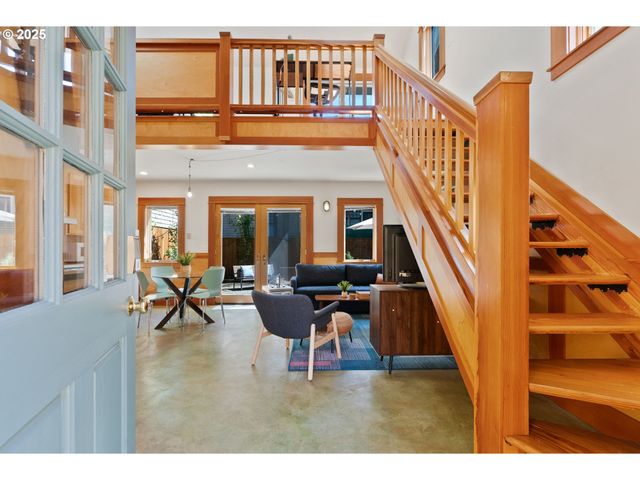 1912 Ne 11TH Ave, Portland, OR 97212