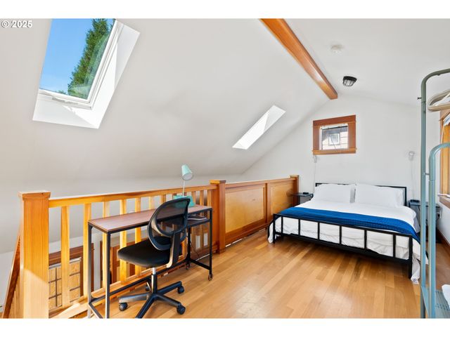 1912 Ne 11TH Ave, Portland, OR 97212