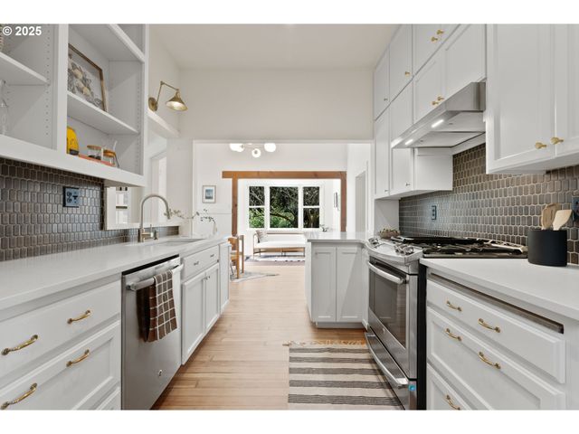 1912 Ne 11TH Ave, Portland, OR 97212