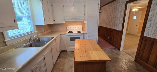 209 Harmony Street, Greenville, NC 27834