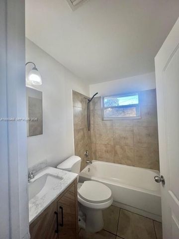 2746 Johnson Street W, Hollywood, FL 33020