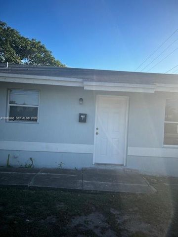 2746 Johnson Street W, Hollywood, FL 33020